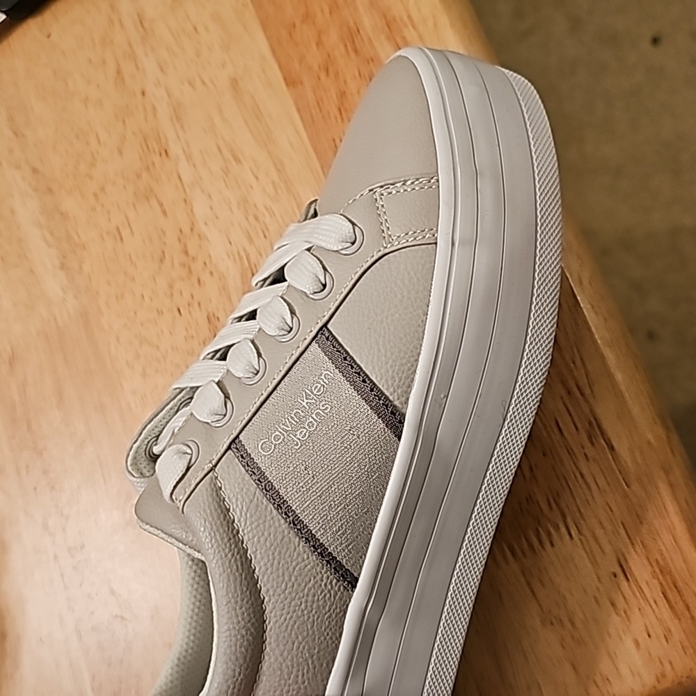 Calvin Klein Women's Gray Bella Lace Up Low Top Athletic Sneaker Shoes Size 6M